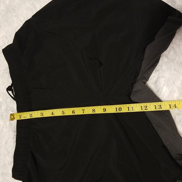 Lululemon Athletic Short Men's Size S Color Black/Gray - Picture 5 of 8